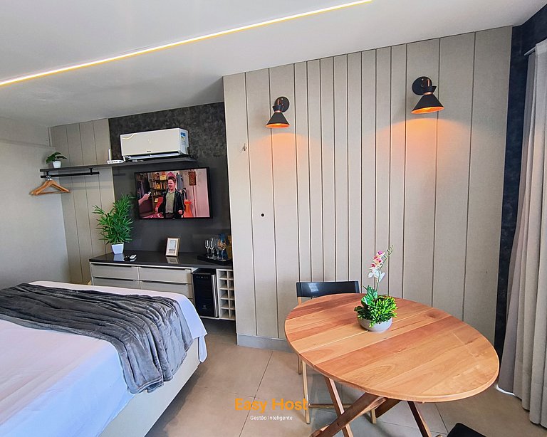 Studio 703. Neo Duos Intermares  - By EasyHost